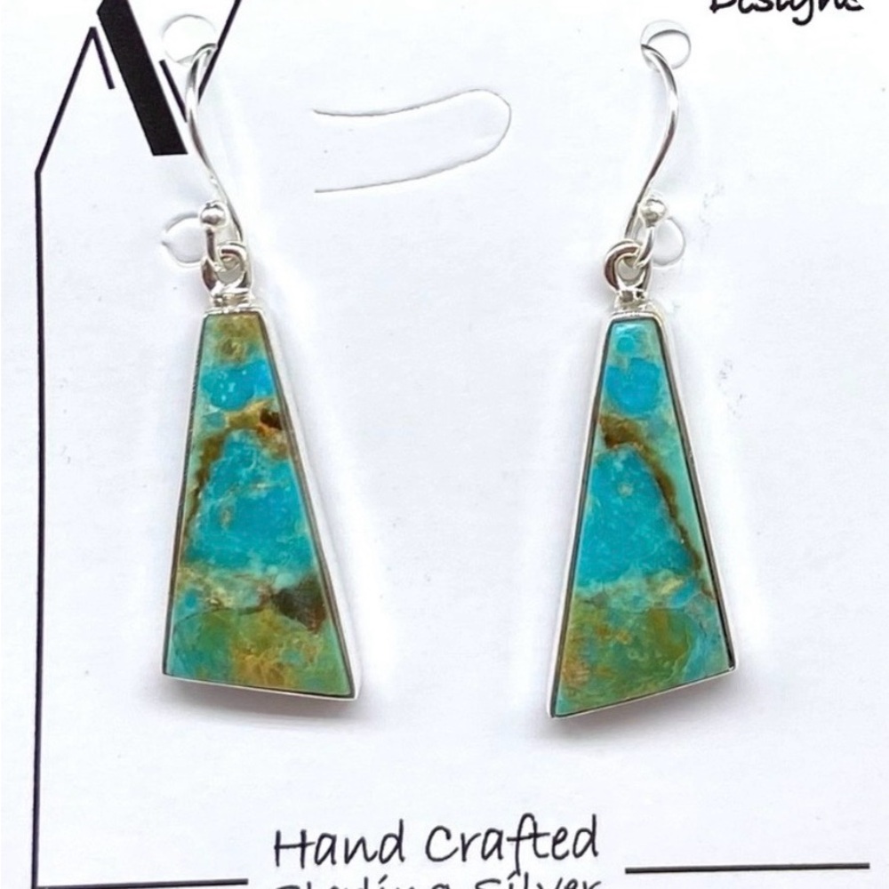 Genuine Arizona Kingman mine natural turquoise earrings. Solid sterling silver
